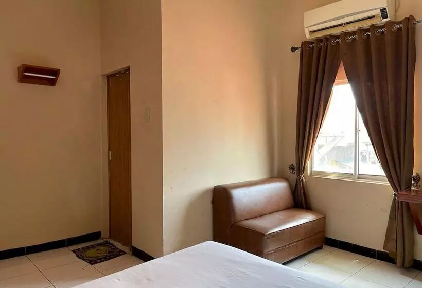 Capital O 93285 Residence Hotel Syariah