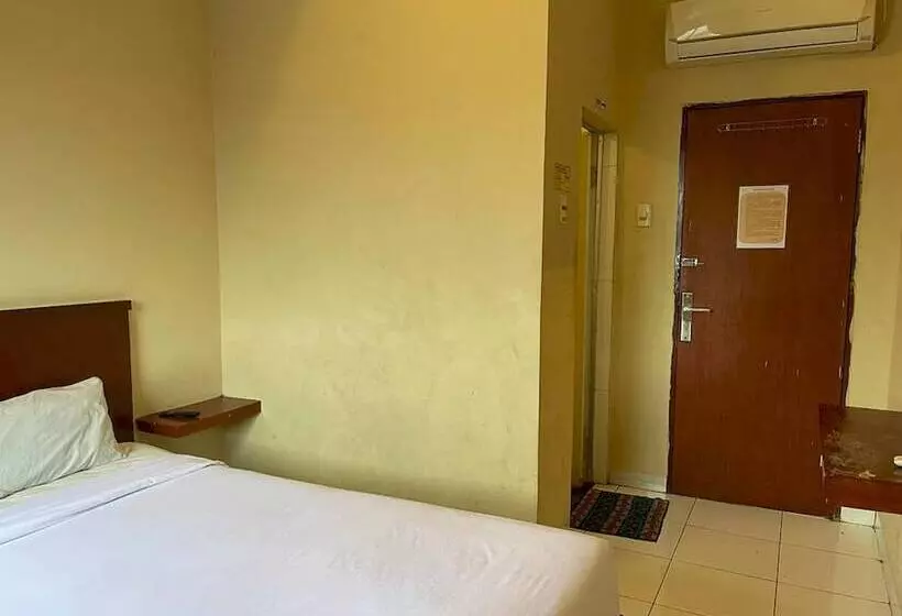 Capital O 93285 Residence Hotel Syariah