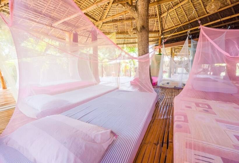 Bamboo Hostel Palawan