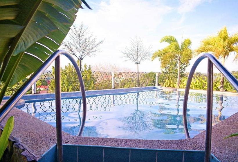 בית מלון כפרי Zen Rooms Malvar Road