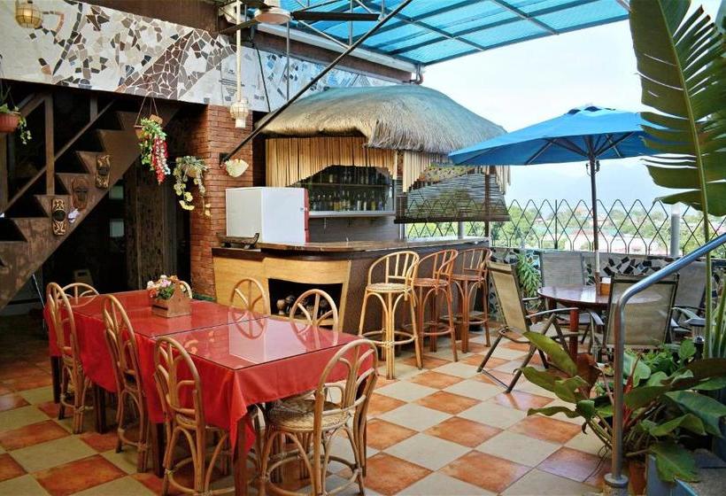 בית מלון כפרי Zen Rooms Malvar Road