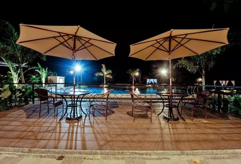 Hotelli Rose Villas Resort