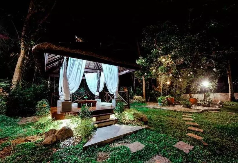 Hotelli Rose Villas Resort