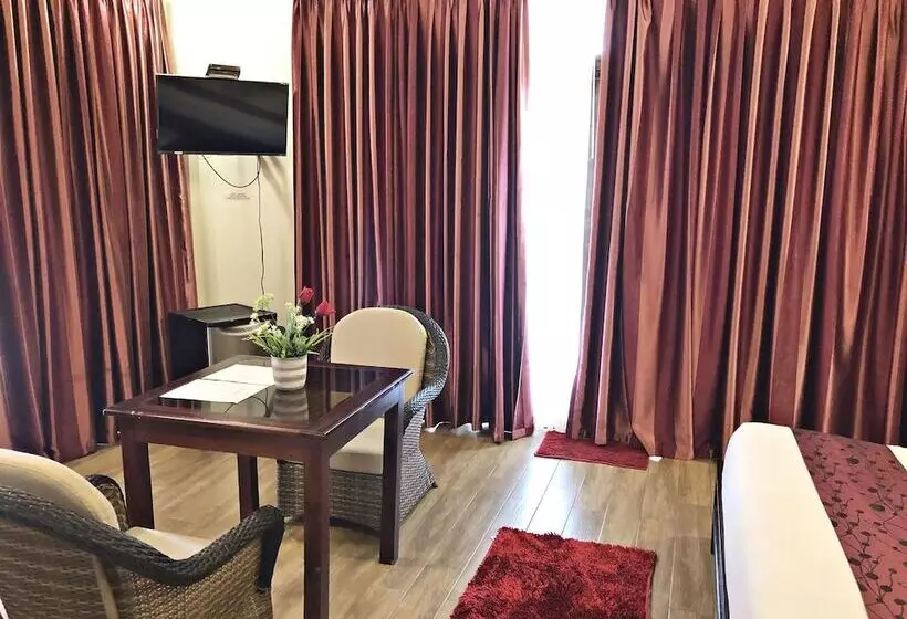 Hotelli Rose Villas Resort