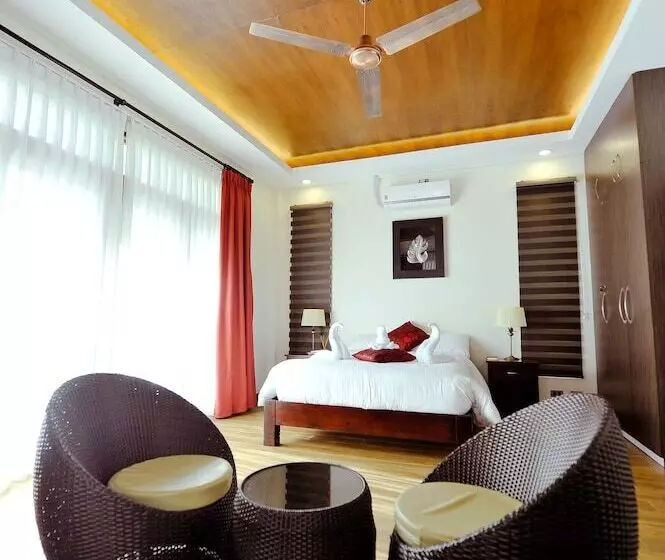 Hotelli Rose Villas Resort