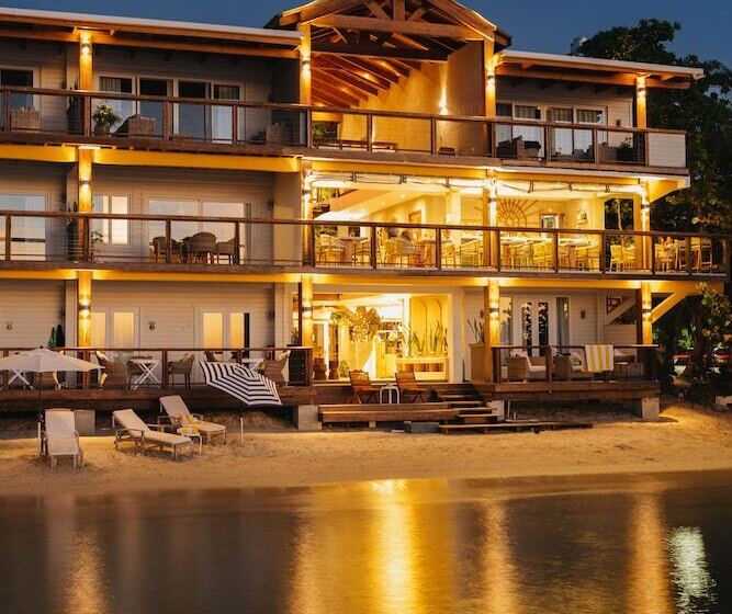 هتل The Beach House Boutique