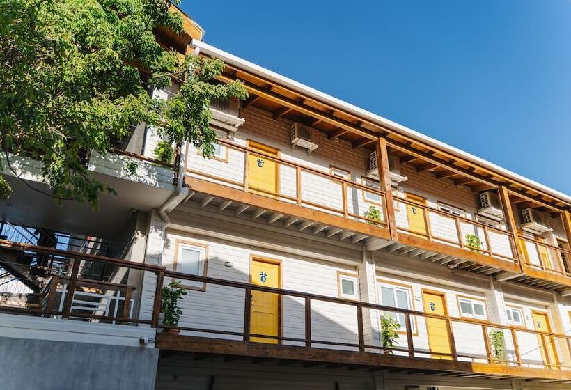 هتل The Beach House Boutique