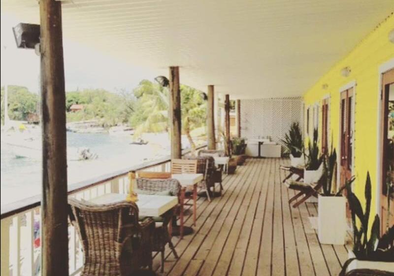 هتل The Beach House Boutique