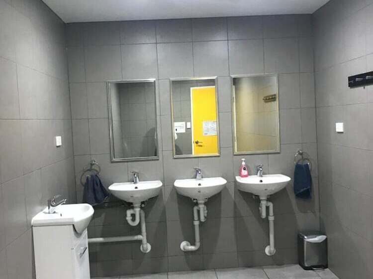 Perth City Backpackers Hostel   Note   Valid Passport Required To Check In