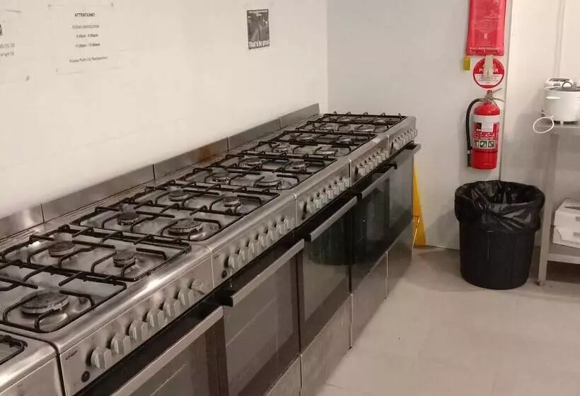 Perth City Backpackers Hostel   Note   Valid Passport Required To Check In