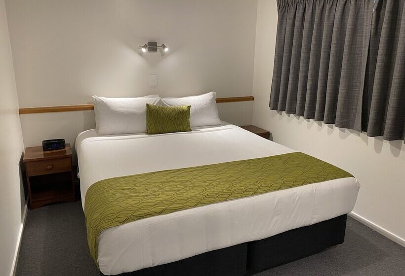 فندق Asure Townsman Motor Lodge