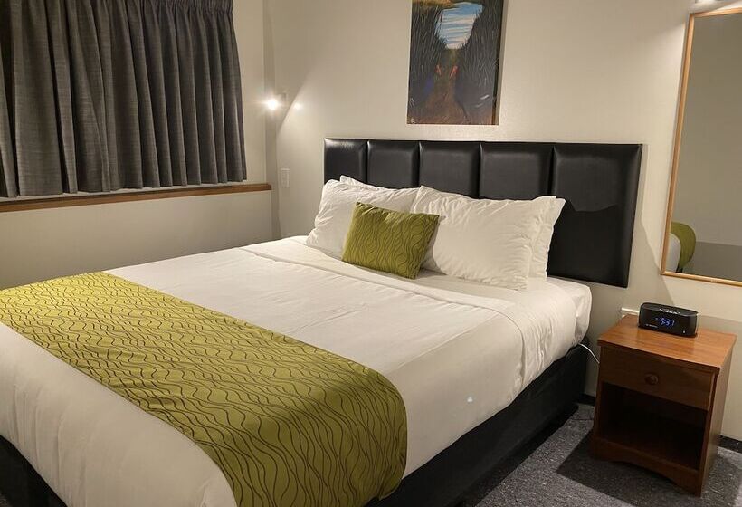 فندق Asure Townsman Motor Lodge