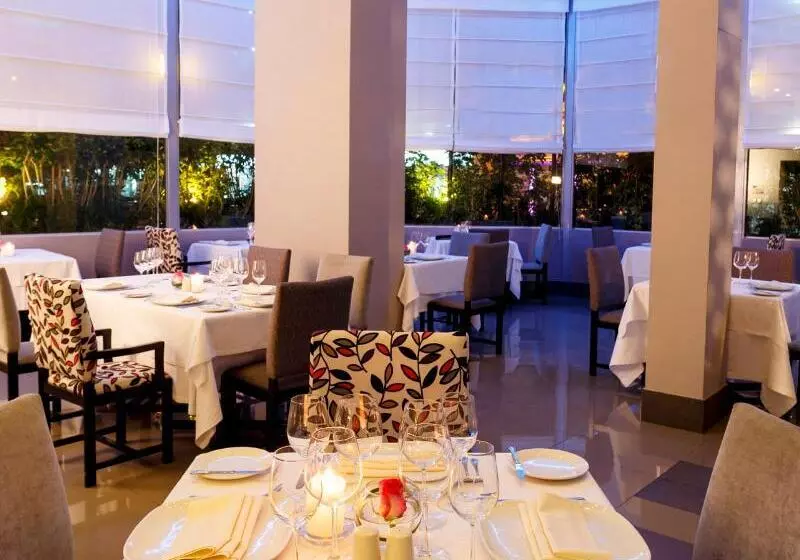 هتل Crowne Plaza Lima, An Ihg