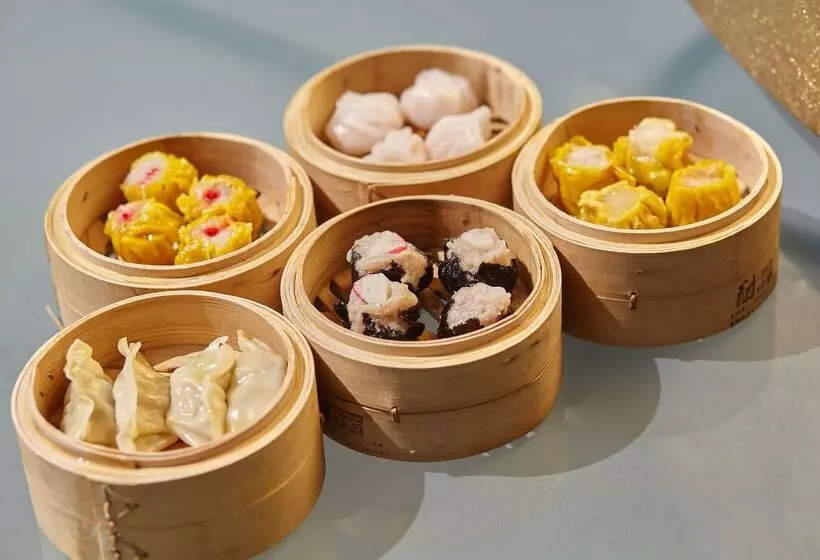 Отель Quest Plus Conference Center Clark