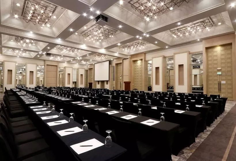 Отель Quest Plus Conference Center Clark