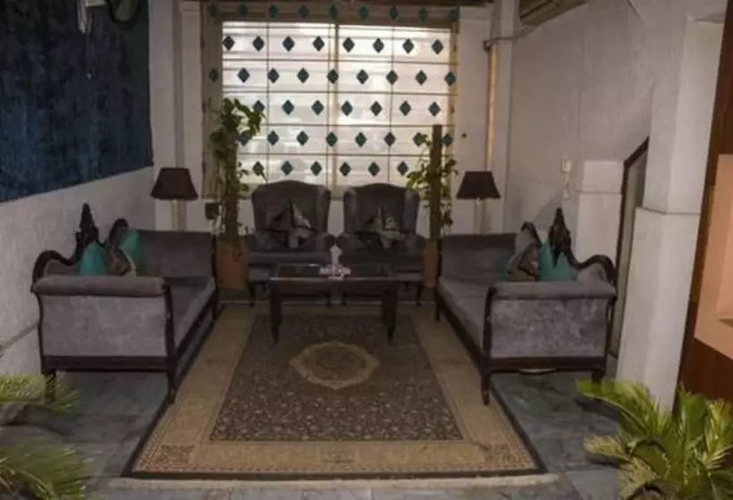 هتل Shelton Green S