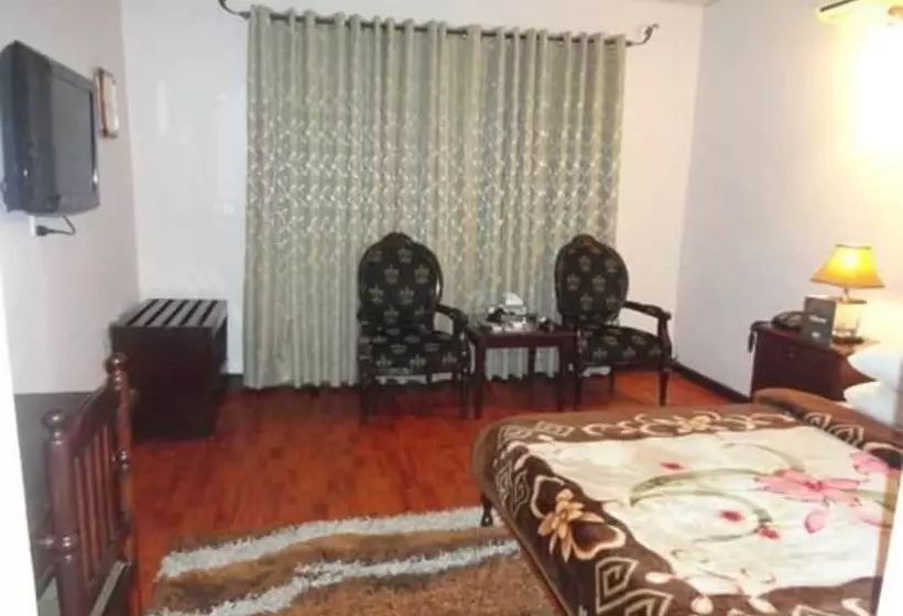 هتل Shelton Green S