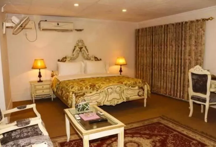 هتل Shelton Green S