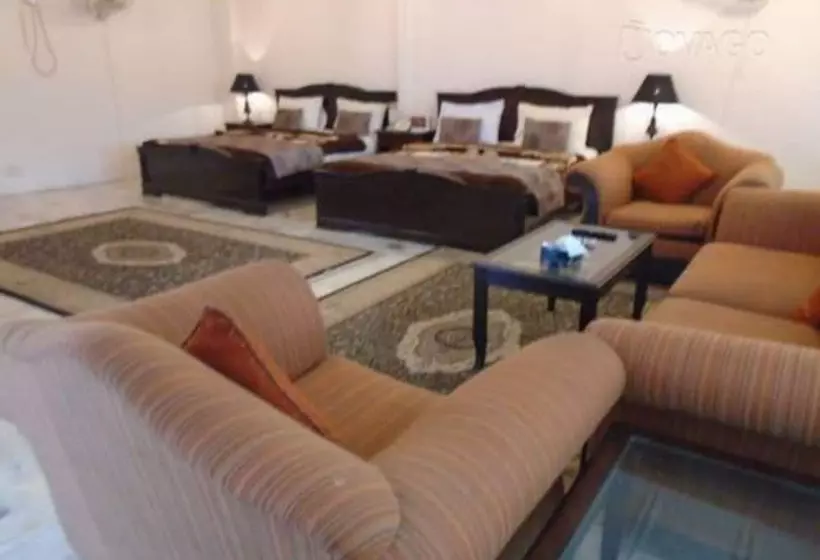 هتل Shelton Green S