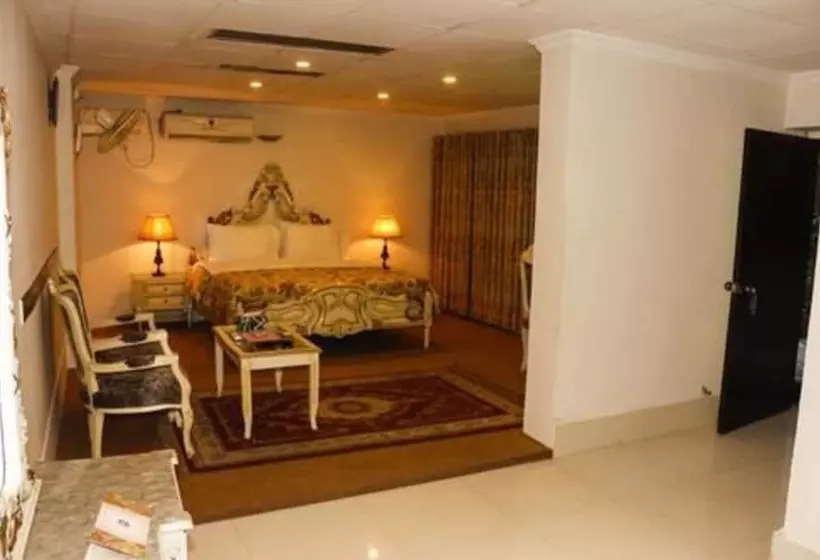 هتل Shelton Green S