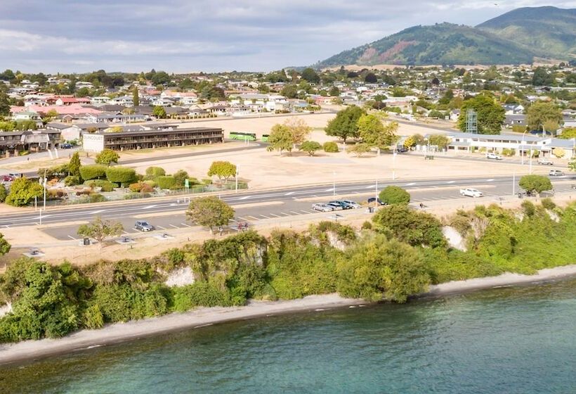 Suncourt Hotel & Conference Centre