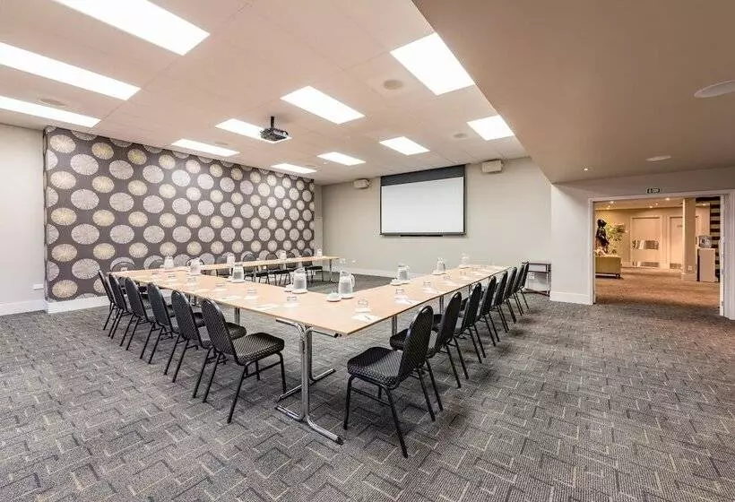 Suncourt Hotel & Conference Centre