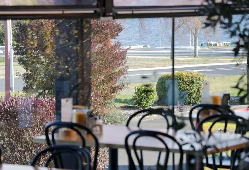 Suncourt Hotel & Conference Centre