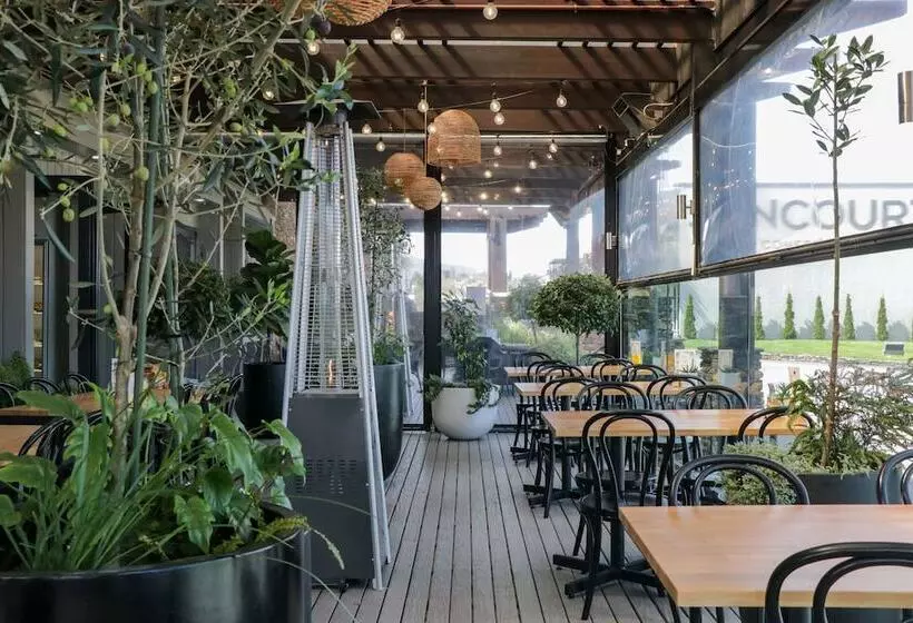 Suncourt Hotel & Conference Centre