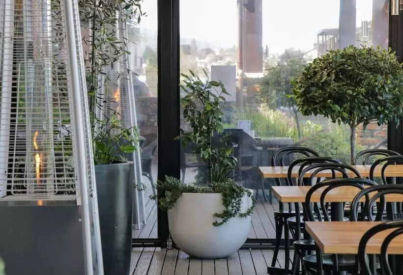 Suncourt Hotel & Conference Centre