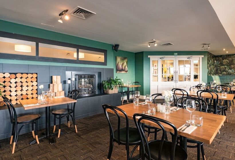 Suncourt Hotel & Conference Centre