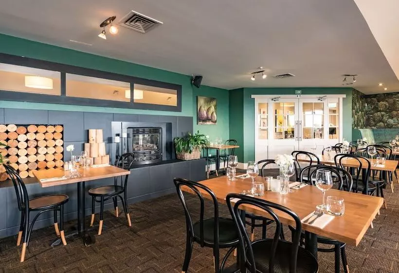 Suncourt Hotel & Conference Centre