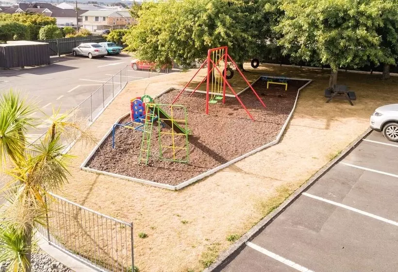 Suncourt Hotel & Conference Centre