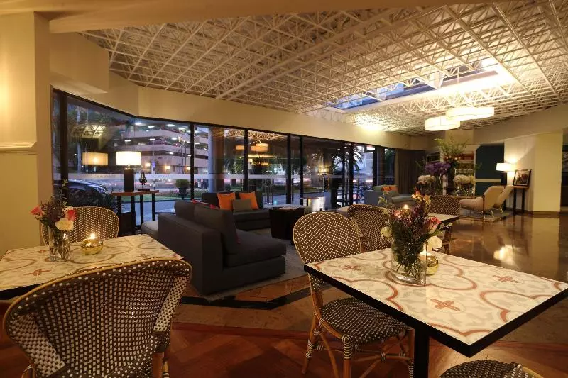 Radisson Plaza Del Bosque