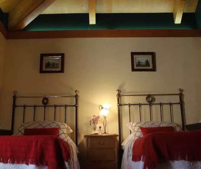 Casa A Chairiña Y A Revolta