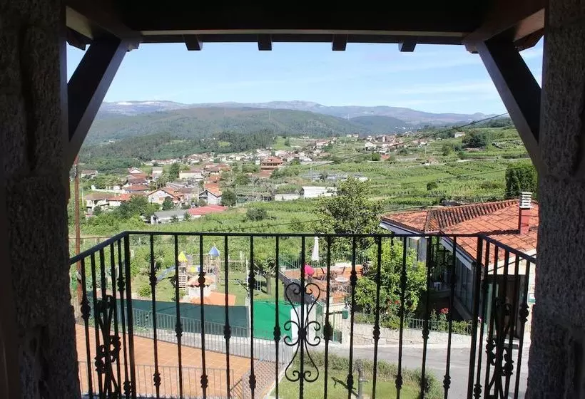 Casa A Chairiña Y A Revolta