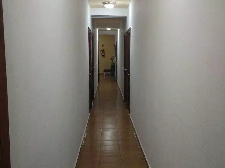 簡易ホテル Hospederia Montes