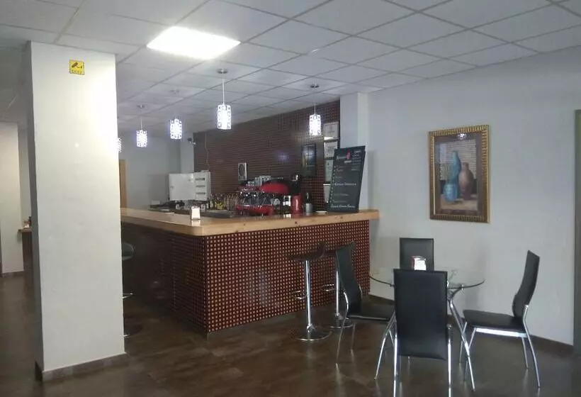 簡易ホテル Hospederia Montes