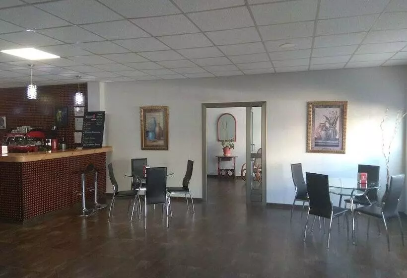 簡易ホテル Hospederia Montes