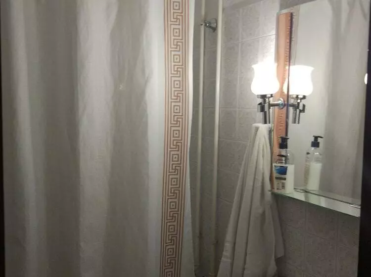 簡易ホテル Hospederia Montes