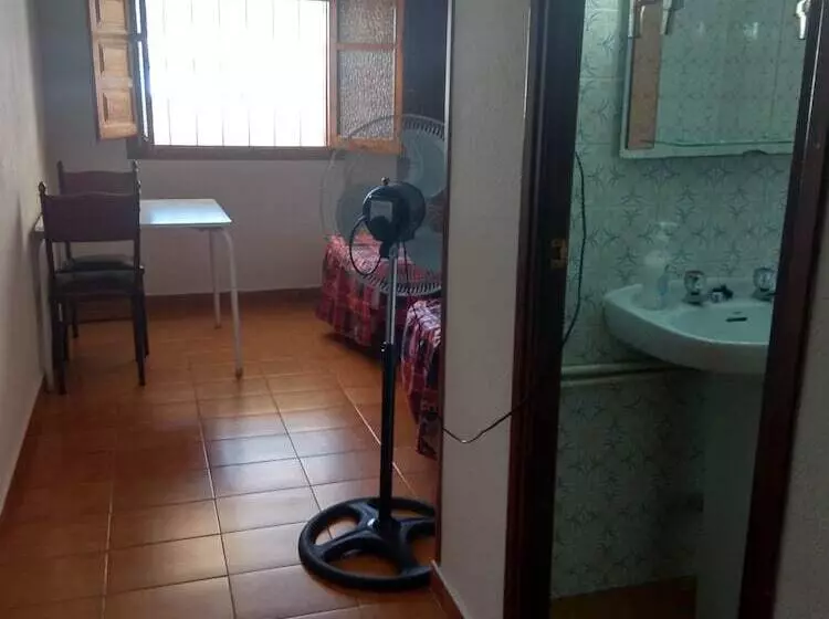 簡易ホテル Hospederia Montes