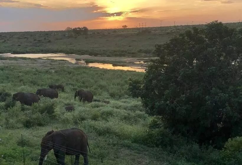 Hotelli Elephant Walk Retreat