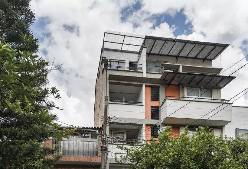 ホテル Poblado Guest House