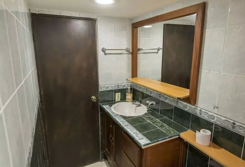 ホテル Poblado Guest House