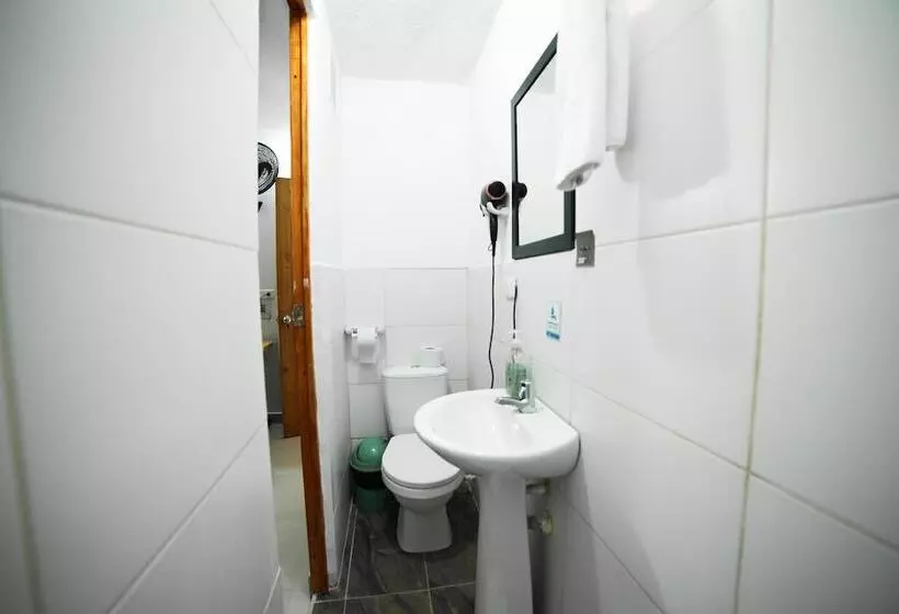 ホテル Poblado Guest House