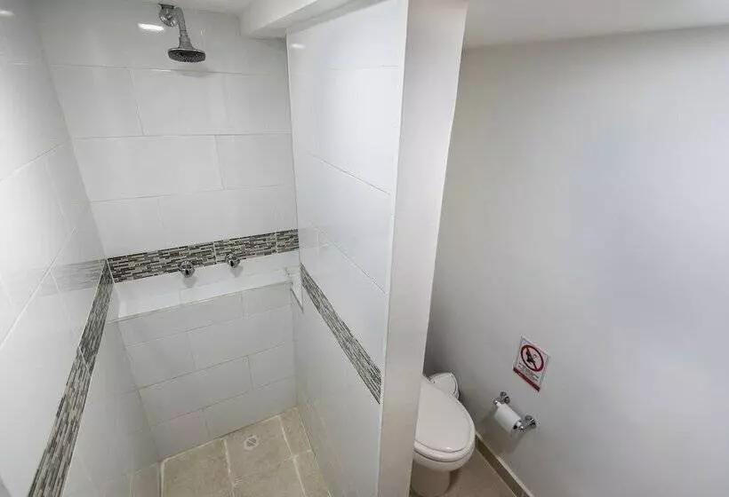 ホテル Poblado Guest House