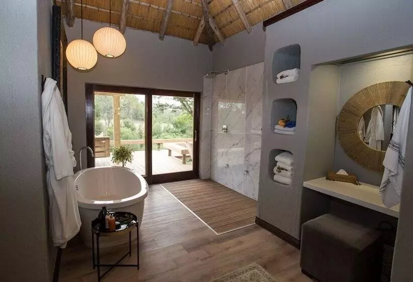 Hotelli Simbambili Game Lodge