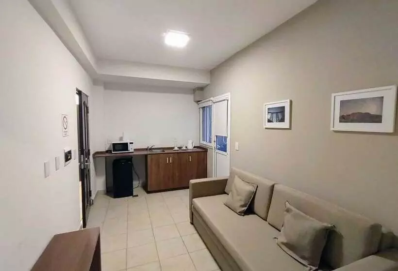 هتل Urquiza Suite & Apartment