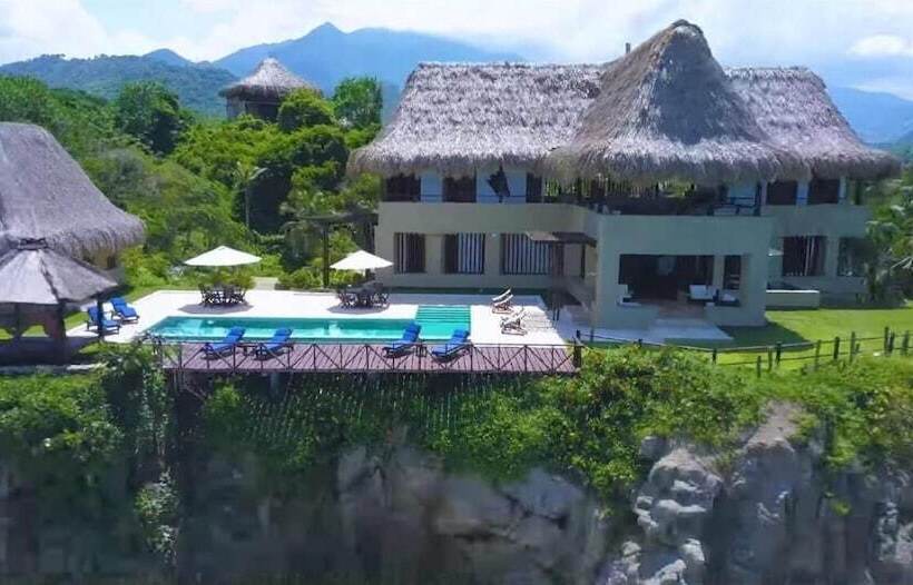 پانسیون Senda Casa Tayrona Los Naranjos