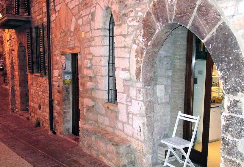 بنسيون Vico Del Poeta