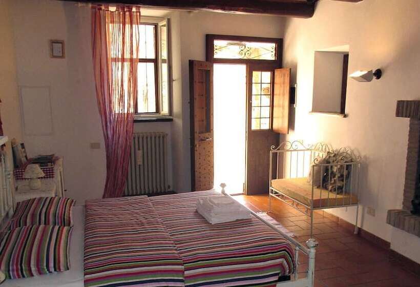 بنسيون Vico Del Poeta